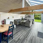 Lovely In With Sauna Hébergement de vacances *